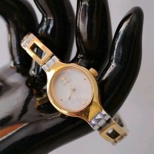 Ladies Timex Two Tone Analog Link Bracelet Watch Casual Luxury Working